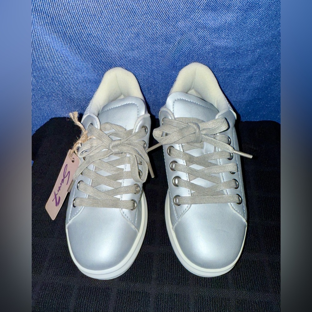 NWT Seven7 Silver Women's Sneakers